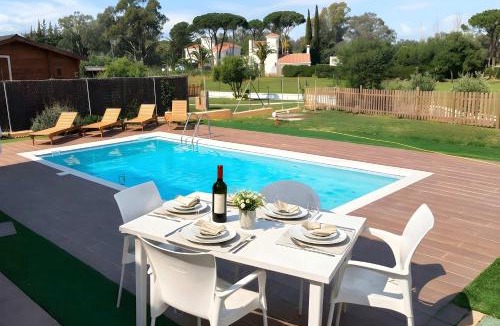 San Andres Golf Ski Chalet | Chalet con Piscina Privada, Jardín y Gran Capacidad 18 personas