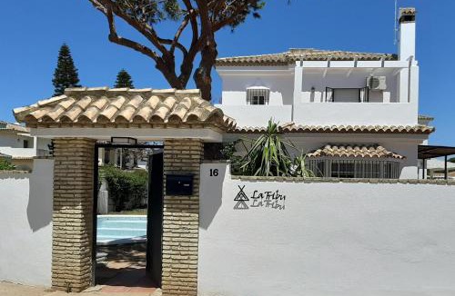 Poblado de Sancti Petri House | Chalet con piscina a 300 m del mar
