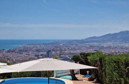 Ciudad Jardin Ski Chalet | Chalet con una de las Mejores Vistas de Toda Málaga. A Pocos Minutos del Centro