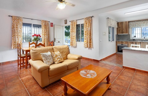 Competa House | Chalet 'Finca Aguaillo' with Mountain View, Wi-Fi and Air Conditioning