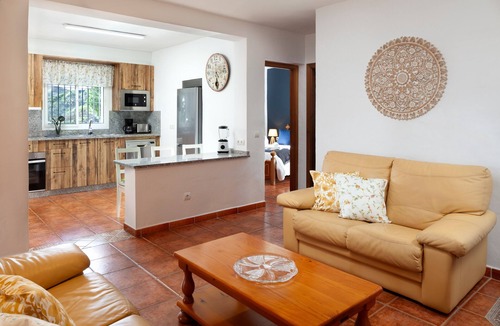 Competa House | Chalet 'Finca Aguaillo' with Mountain View, Wi-Fi and Air Conditioning