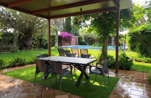 Utrera House | Chalet near Sevilla, 8 persons, garden 1200m2, private pool, WIFI