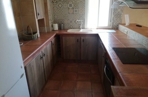Chiclana de la Frontera Villa | Chalet 'Tu Limonero' with Private Pool, Wi-Fi, and Air Conditioning