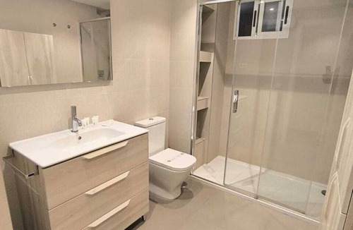 Cotos Bed & Breakfast | Chamartín Smart Stay | Double Room with Excellent Connectivity