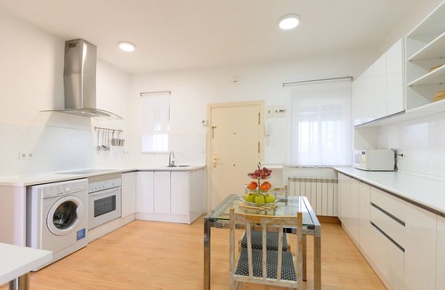 Cotos Apartment | Charmartin 4 Towers: 2 bedrooms ideal for families and business travellers
