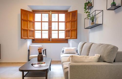 Feria Apartment | Charming 2 Bedroom Apartment at San Marcos Plaza by OCityzen
