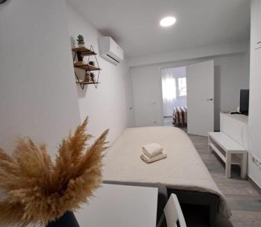El Pilar Apartment | Charming Apartment up to 4 persons 3 min to Metro