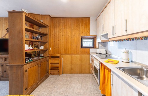 Navaluenga House | Charming Country House in Navaluenga with Mountain Views and Wi-Fi