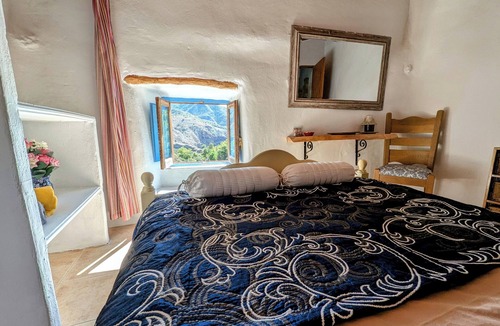 Oria Other | Charming Country House Mountain Retreat & Pool sleeps 8