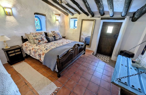Oria Other | Charming Country House Mountain Retreat & Pool sleeps 8