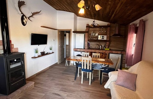 Campocamara Cottage | Charming Couples' Getaway: Riverside Retreat with Pool, Sierra de Cazorla Views