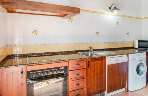 Conil de la Frontera House | Charming Holiday Home “Cortijo El Refugio 2” with Terrace, Garden & Shared Pool