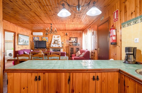 Sayalonga House | Charming Holiday Home “Las Olivas” with Balcony, Pool & WiFi; Parking Available