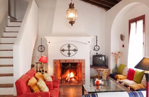 La Campana Villa | Charming House in La Campana with Mountain View