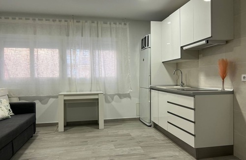 El Pilar Apartment | Charming Madrid Apartment: Explore the Heart of the City from Your Cozy Retreat!