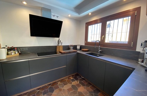 Fuengirola Ski Chalet | Charming private 3 bed. villa in Fuengirola, close to the beach!