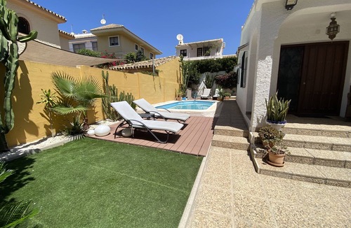 Fuengirola Ski Chalet | Charming private 3 bed. villa in Fuengirola, close to the beach!