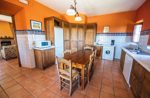Hoyos Cottage | Charming rural house in Hoyos, Sierra de Gata. Nature and tranquility.