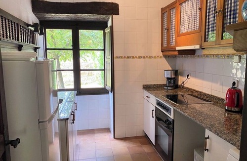 Barcenaciones House | Charming Rural Retreat with Garden — Countryside & near the Coast for up to 6
