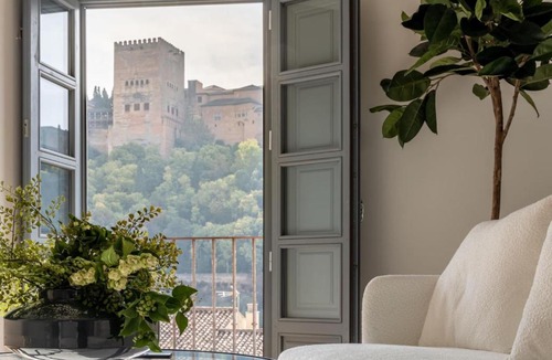 San Pedro Apartment | ChezmoiHomes Alhambra Dream