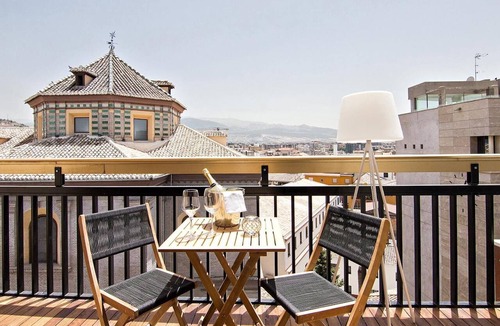Granada City Center Apartment | ChezmoiHomes Luxury Alhambra Penthouse Collection Comares