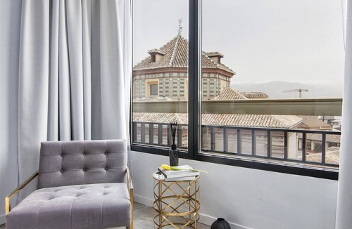 Granada City Center Apartment | ChezmoiHomes Luxury Alhambra Penthouse Collection Comares