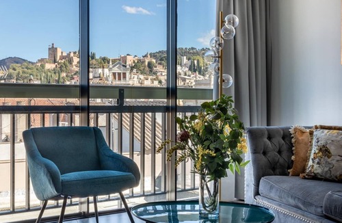 Granada City Center Apartment | ChezmoiHomes Luxury Alhambra Penthouse Collection Morayma