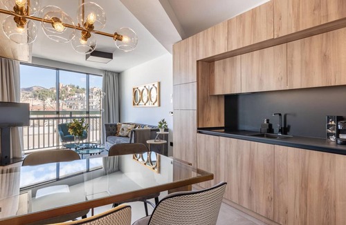 Granada City Center Apartment | ChezmoiHomes Luxury Alhambra Penthouse Collection Morayma