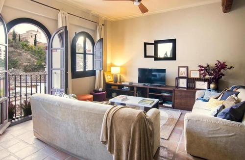 San Pedro Apartment | ChezmoiHomes Mirador de los Arcos