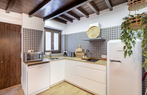 Central District Ski Chalet | ChezmoiHomes Naranjos de San Matias