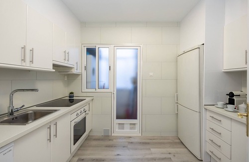 Figares Apartment | ChezmoiHomes Plaza de Gracia with parking