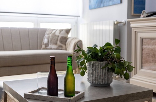 Figares Apartment | ChezmoiHomes Plaza de Gracia with parking