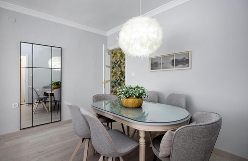 Figares Apartment | ChezmoiHomes Plaza de Gracia con parking