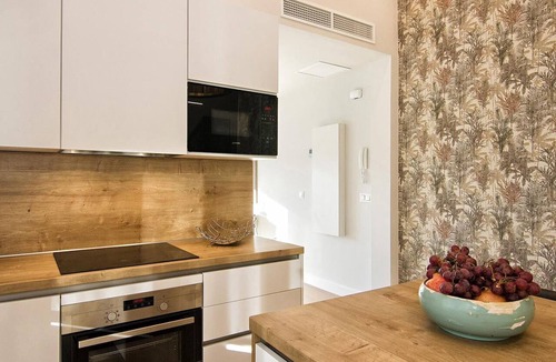 Central District Apartment | ChezmoiHomes Premium Loft Private Terrace