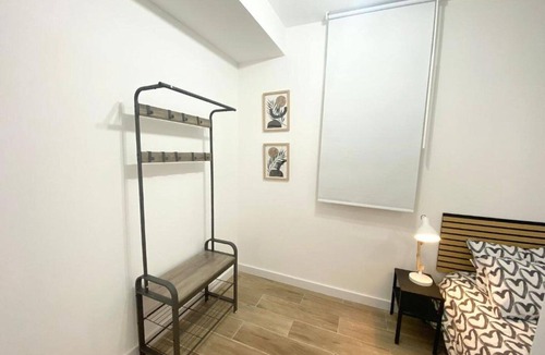 Almendrales Apartment | China Town Madrid 01 (Studio Apartment)