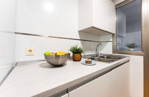 El Molinillo Apartment | City apartment for 4 with parking, Malaga