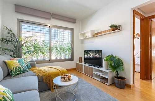 El Molinillo Apartment | City apartment for 4 with parking, Malaga