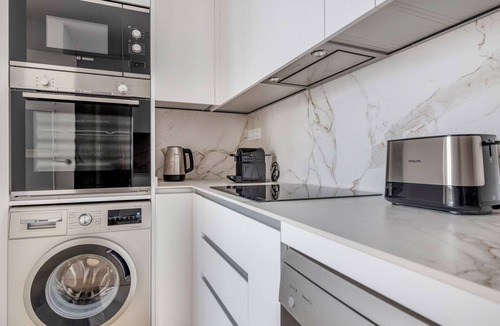 Castellana Apartment | Classic Castellana 3BR w/Doorman, nr Dining, by Blueground