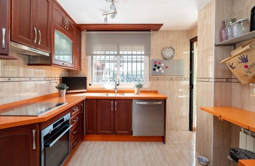 Cenes de la Vega House | Close to Sierra Nevada and Alhambra, perfect location between nature and city.