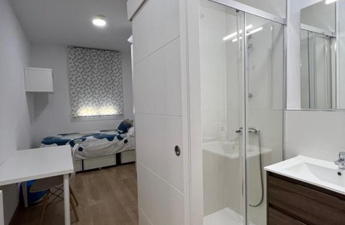La Palmera-Reina Mercedes Other | Colegio Mayor Careu - Solo Mujeres - Women Only - University Community