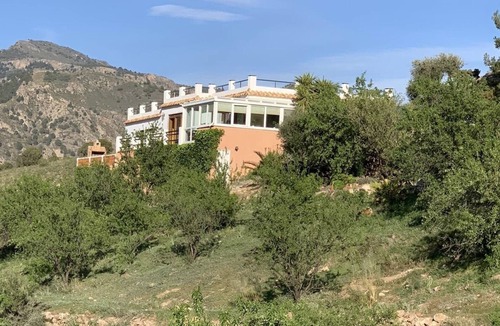 Orgiva House | Comfort holiday home (WIFI, pool, 3 terraces, fantastic view of the mountains)