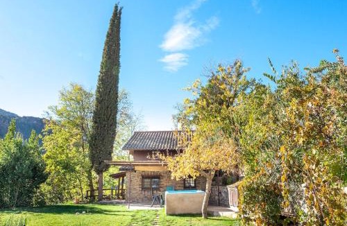 Guejar Sierra Ski Chalet | Comfortable lakeside house!