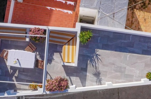 Conil de la Frontera City Center Cottage | Conil town house with roof terrace and great sea view
