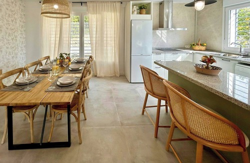 Melegis House | Contemporary villa at the foot of Sierra Nevada