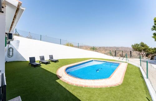 Rincon de la Victoria Ski Chalet | Cortijo Ariza Sea Views