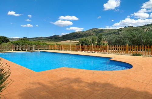 Montefrio House | Cortijo El Búho - Casa rural con piscina privada en Montefrío