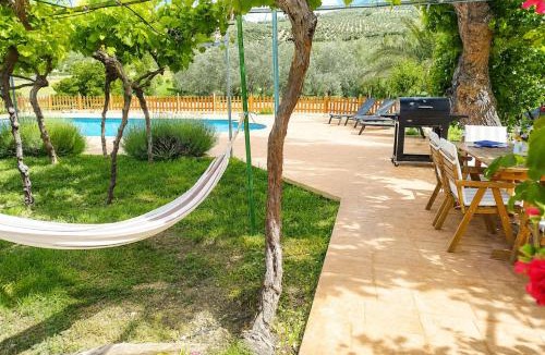 Montefrio House | Cortijo El Búho - Casa rural con piscina privada en Montefrío