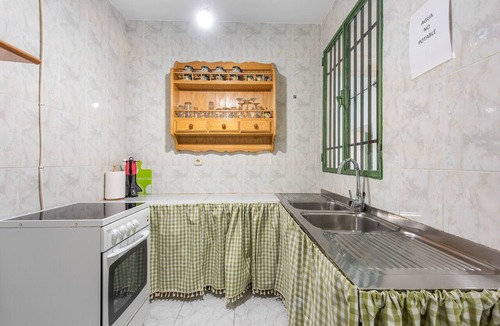 Villanueva de Algaidas House | Cortijo El Marqués Country House with Mountain Views, Wi-Fi and Air Conditioning