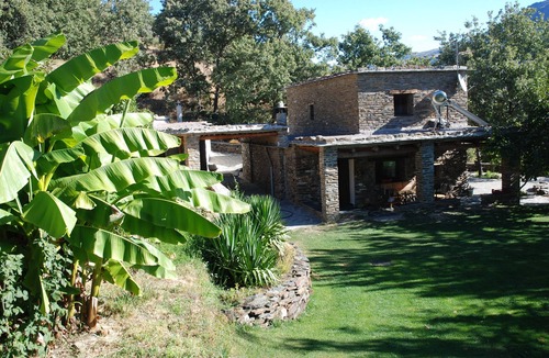 Busquistar Cottage | Cortijo for 6 with Large Swimming Pool in 36 Acres of Land in Sierra Nevada Park