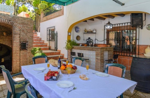 Carcabuey Villa | Cortijo la Algallumbilla Carcabuey by Ruralidays